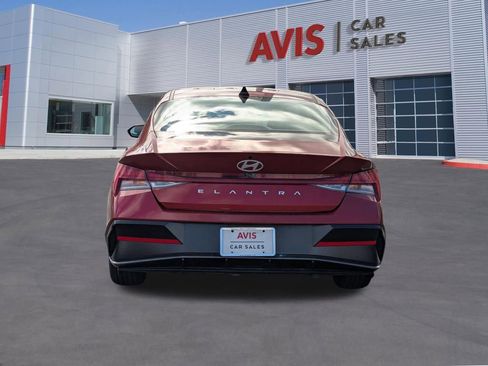 Used 2025 Hyundai Elantra SEL image 7