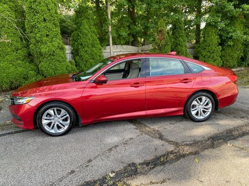 Used 2018 Honda Accord LX image 2