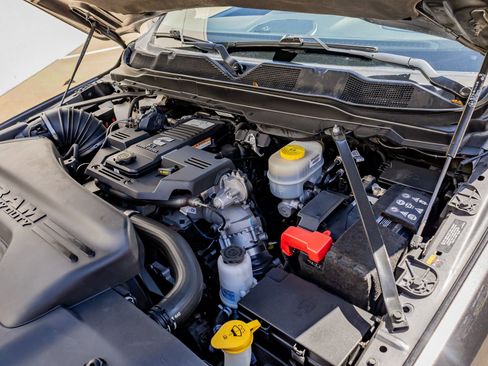 Used 2024 RAM 2500 Laramie image 39