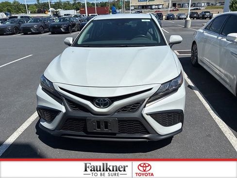Used 2024 Toyota Camry SE FWD image 17
