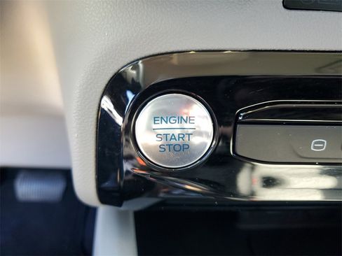 Used 2023 Ford Escape SE image 26