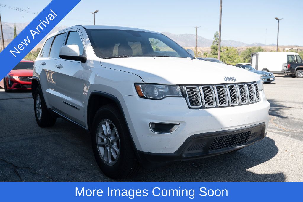 Used 2018 Jeep Grand Cherokee Laredo RWD image 1