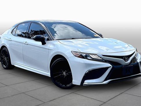 Used 2024 Toyota Camry XSE FWD image 3