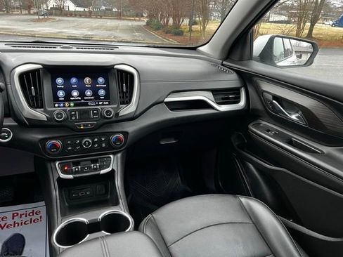 Used 2024 GMC Terrain SLT image 28