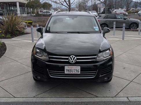 Used 2014 Volkswagen Touareg TDI image 3