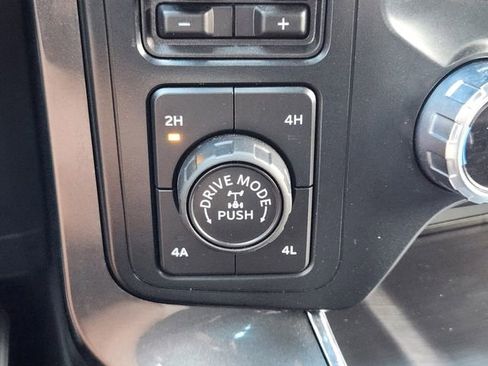 Used 2022 Ford F150 Lariat image 23