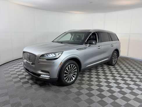 Used 2021 Lincoln Aviator Reserve w/ Equipment Group 201A AWD/4WD image 2