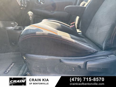 Used 2017 Nissan Versa Note SR image 16