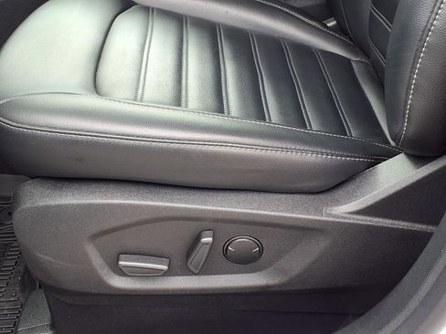 Used 2023 Ford Edge SEL image 5