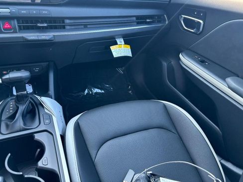 Used 2025 Kia K4 GT-Line w/ GT-Line Premium Package FWD image 17