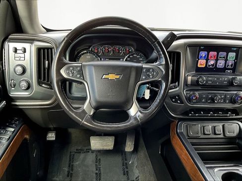 Used 2018 Chevrolet Silverado 1500 LTZ Z71 image 5