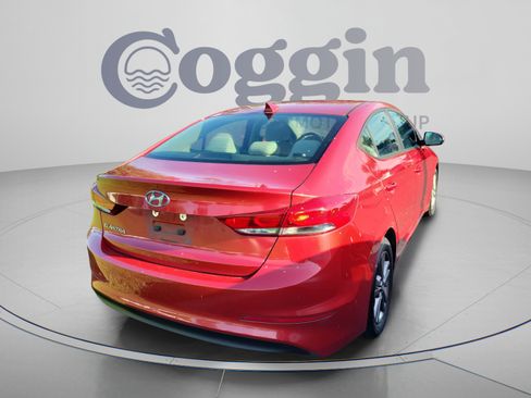 Used 2018 Hyundai Elantra Value Edition w/ Cargo Package FWD image 4