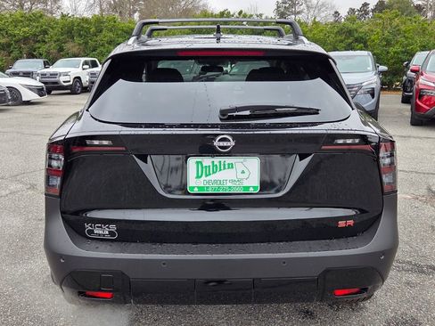 New 2026 Nissan Kicks SR image 9