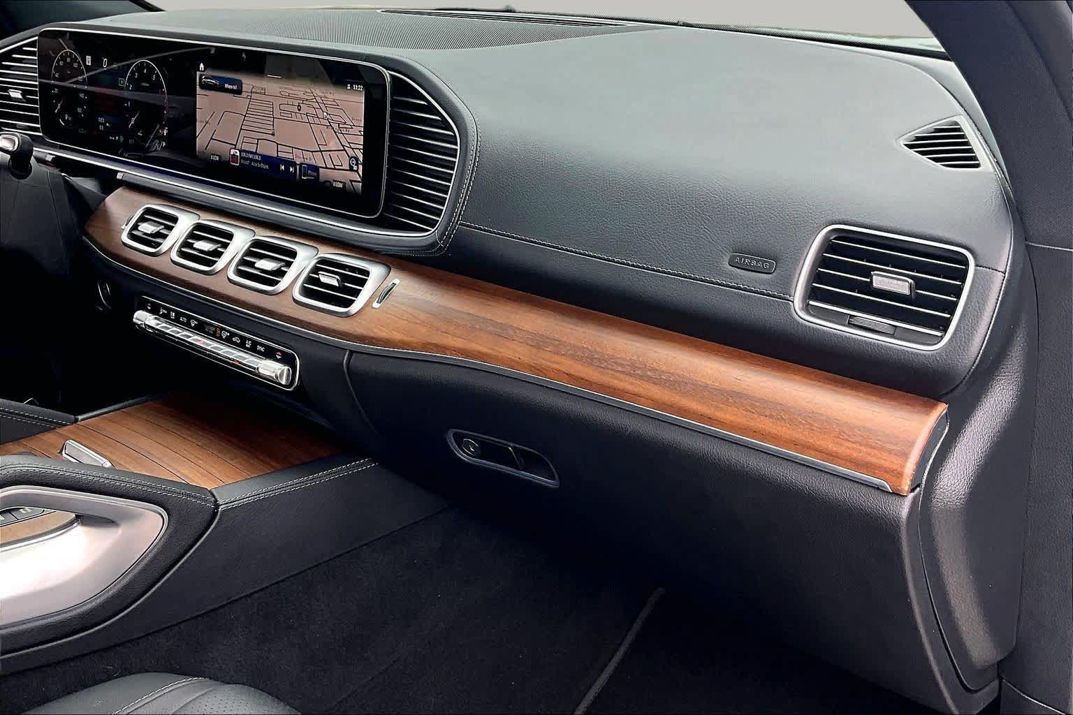 Used 2025 Mercedes-Benz GLS 450 4MATIC w/ AMG Line Exterior image 19