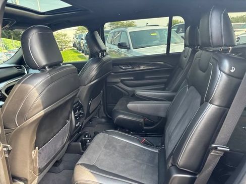 Used 2023 Jeep Grand Cherokee L Laredo AWD/4WD image 5
