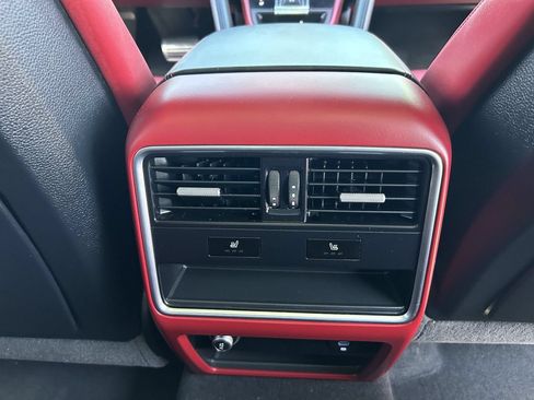Used 2022 Porsche Cayenne S AWD/4WD image 16