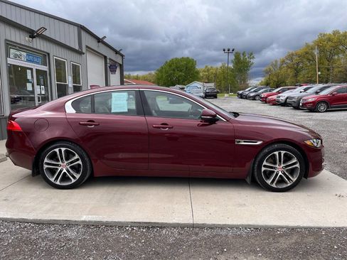 Used 2017 Jaguar XE Premium AWD/4WD image 5