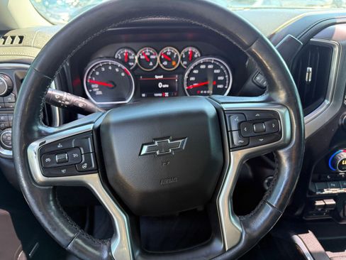 Used 2019 Chevrolet Silverado 1500 LT Trail Boss AWD/4WD image 18
