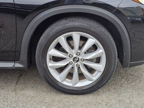 Used 2019 INFINITI QX50 Essential image 10