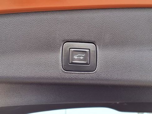 Used 2023 Chevrolet TrailBlazer ACTIV w/ Sun and Liftgate Package image 7