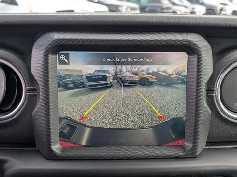 Used 2020 Jeep Gladiator Overland image 28