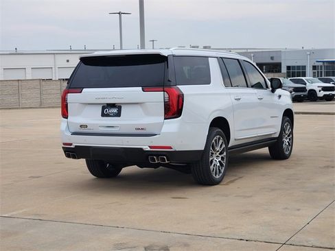 New 2026 GMC Yukon XL Denali w/ Denali Reserve Package image 6