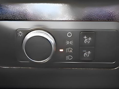 Used 2022 Ford Escape SE w/ SE Sport Appearance Package image 31