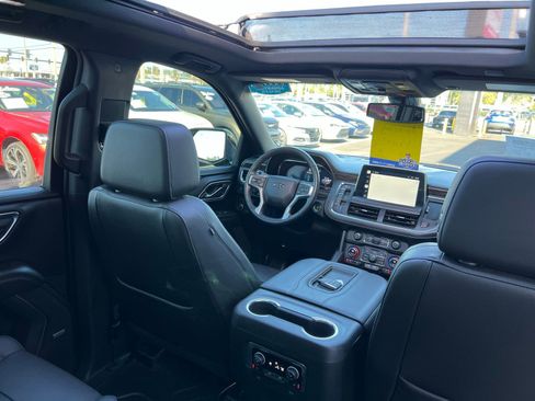 Used 2022 Chevrolet Tahoe Z71 w/ Luxury Package AWD/4WD image 61