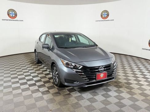 Used 2025 Nissan Versa SV FWD image 18