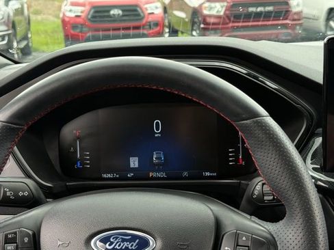 Used 2024 Ford Escape ST-Line w/ Tech Pack #1 AWD/4WD image 8