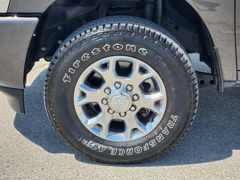 Used 2024 RAM 2500 Laramie AWD/4WD image 10