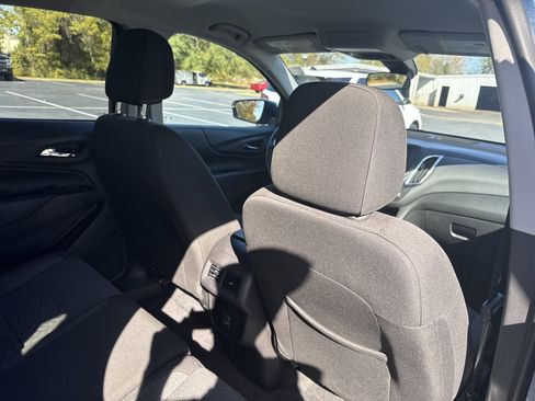 Used 2024 Chevrolet Equinox LT image 31