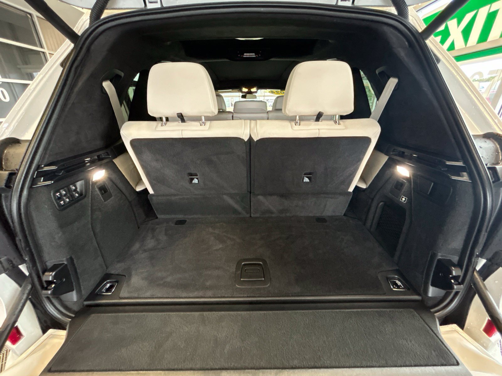 Used 2024 BMW X7 xDrive40i w/ Executive Package AWD/4WD image 13
