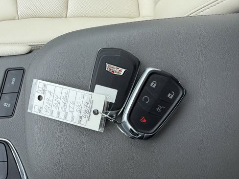 Used 2024 Cadillac XT6 Premium Luxury image 39