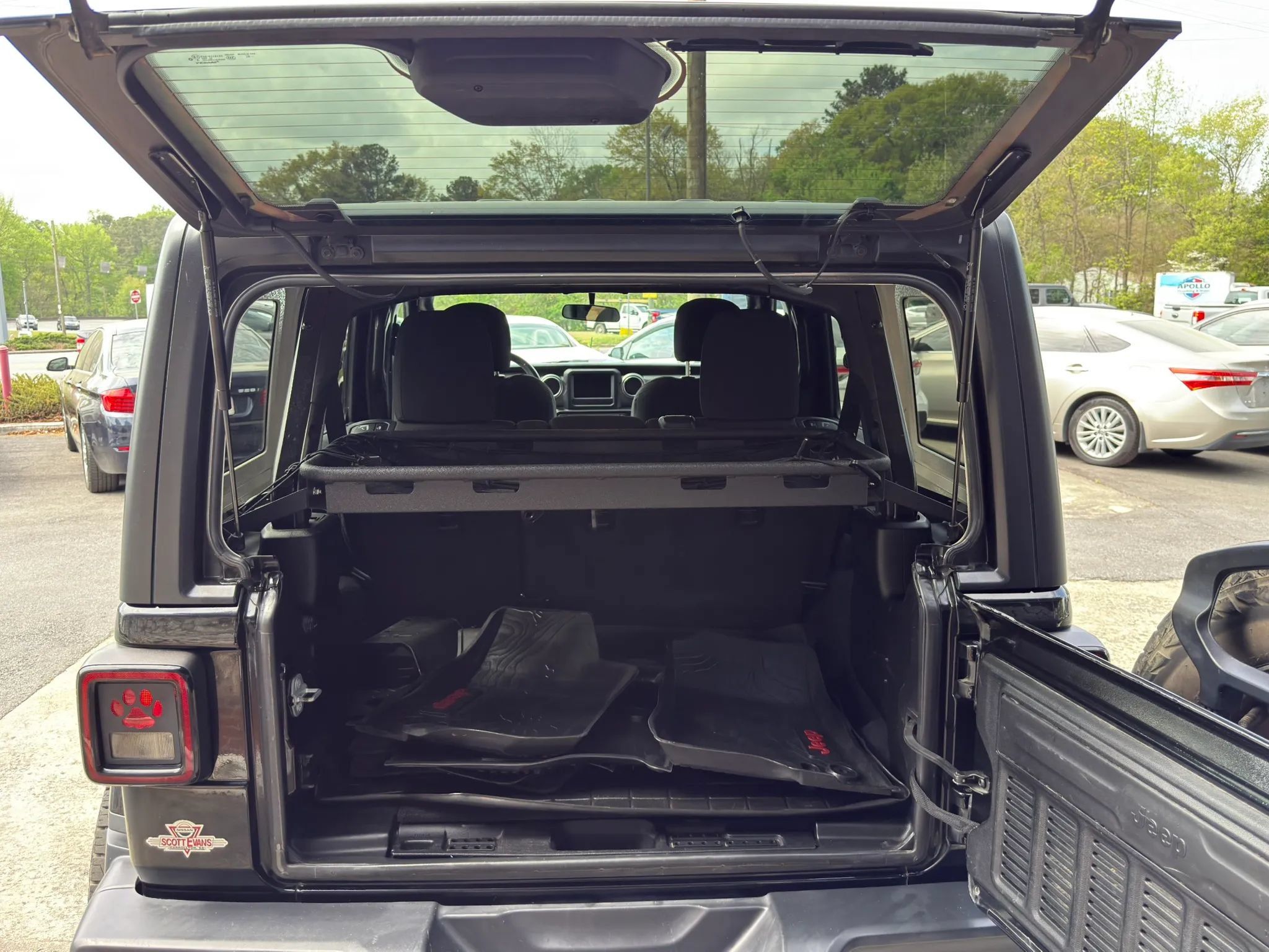 Used 2020 Jeep Wrangler Unlimited Sahara AWD/4WD image 22