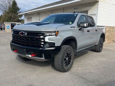 Used 2024 Chevrolet Silverado 1500 ZR2 w/ Technology Package AWD/4WD image 3