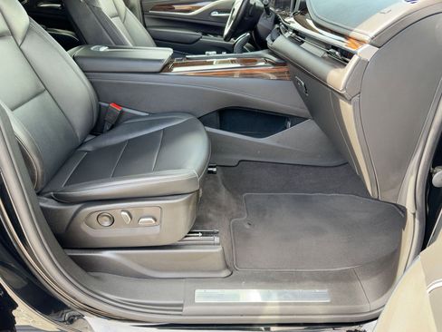 Certified 2023 Cadillac Escalade ESV Luxury image 24