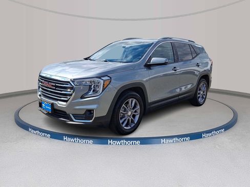 Used 2023 GMC Terrain SLT w/ Infotainment Package II AWD/4WD image 3