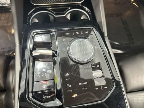 Used 2024 BMW 530i w/ Premium Package image 25