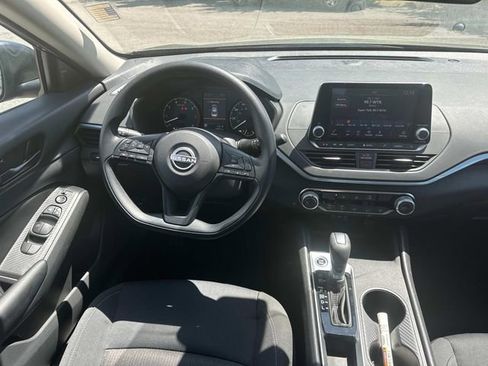Used 2025 Nissan Altima 2.5 S FWD image 16