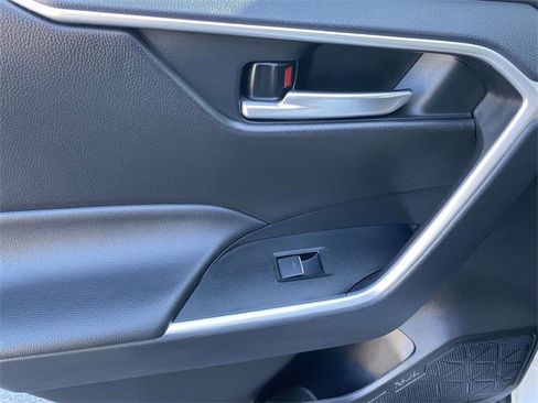 Used 2025 Toyota RAV4 XLE image 13