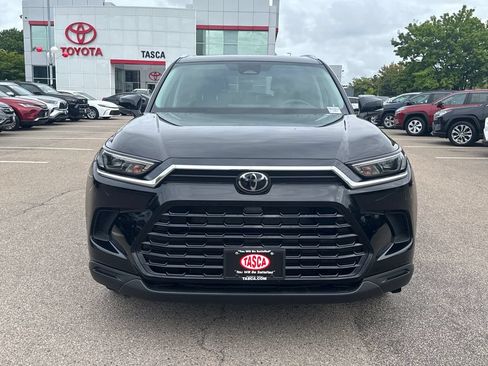 Used 2026 Toyota Grand Highlander AWD image 2