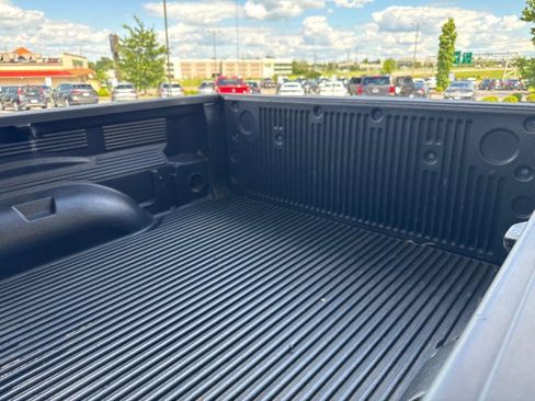 Used 2022 RAM 1500 Laramie w/ Sport Appearance Package AWD/4WD image 6