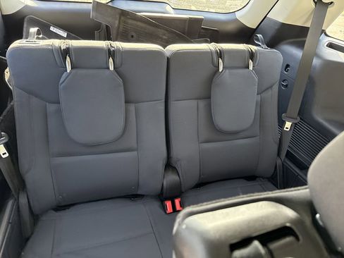 Used 2025 Ford Explorer Active image 25