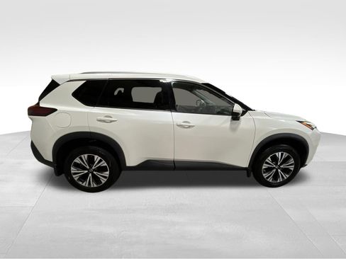 Used 2021 Nissan Rogue SV w/ Premium Package FWD image 4