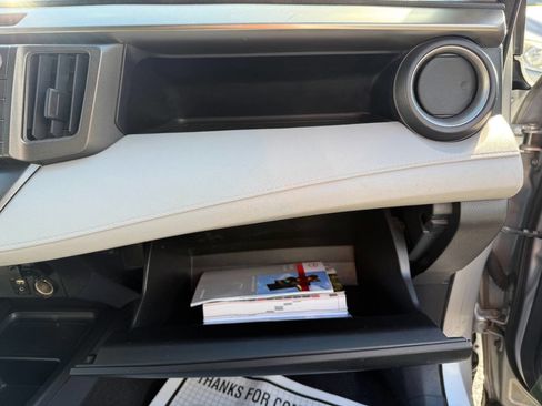 Used 2015 Toyota RAV4 LE image 32