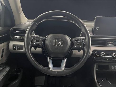 Certified 2024 Honda Pilot Touring image 12