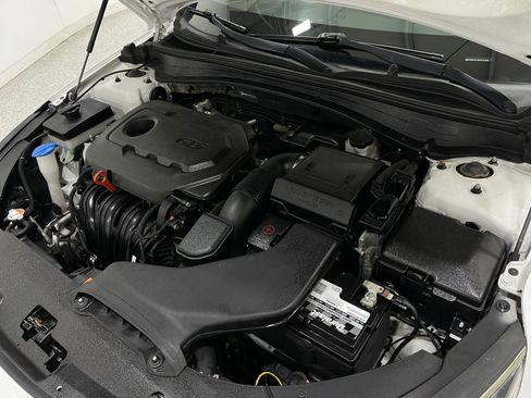 Used 2018 Kia Optima LX FWD image 26