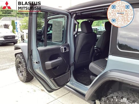 Used 2024 Jeep Wrangler Unlimited AWD/4WD image 49