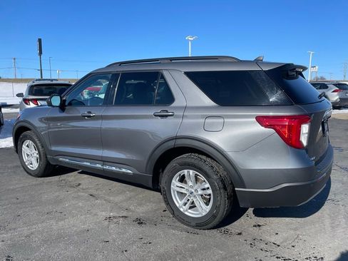 Used 2023 Ford Explorer XLT w/ Equipment Group 202A AWD/4WD image 5